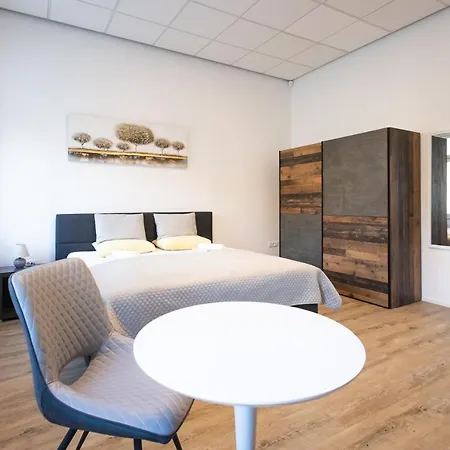 Epicenter - & Terrace בית הארחה