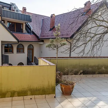 Epicenter - & Terrace Guest house Ljubljana